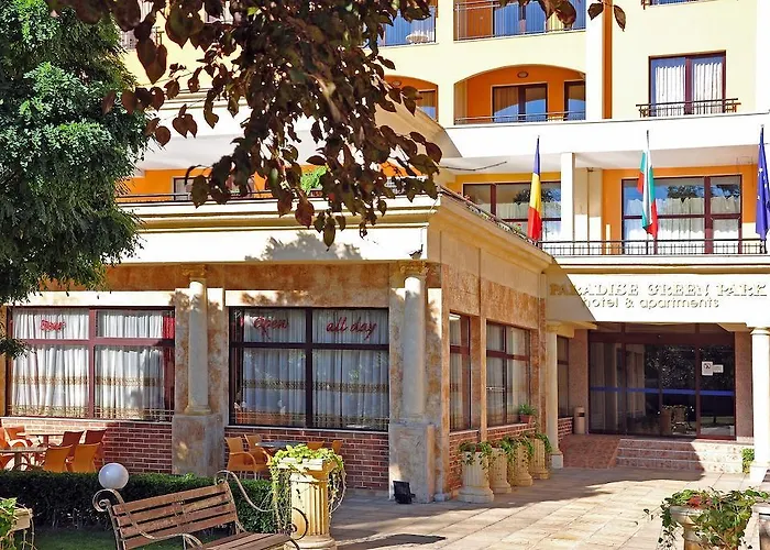 Kris At Paradise Park Lägenhetshotell Golden Sands