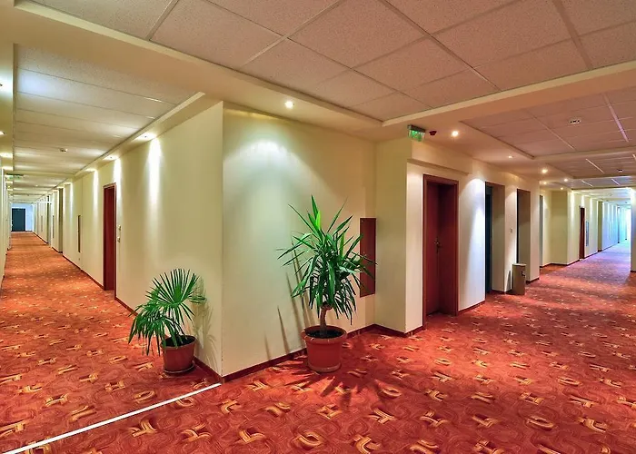 Kris At Paradise Park Golden Sands