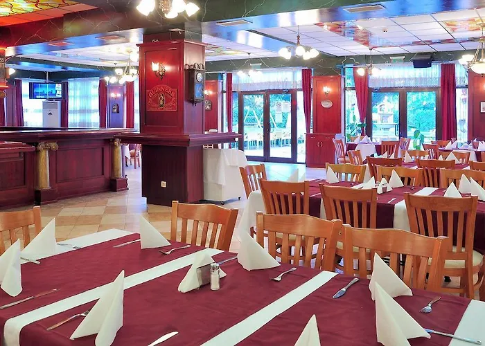 Kris At Paradise Park 4*