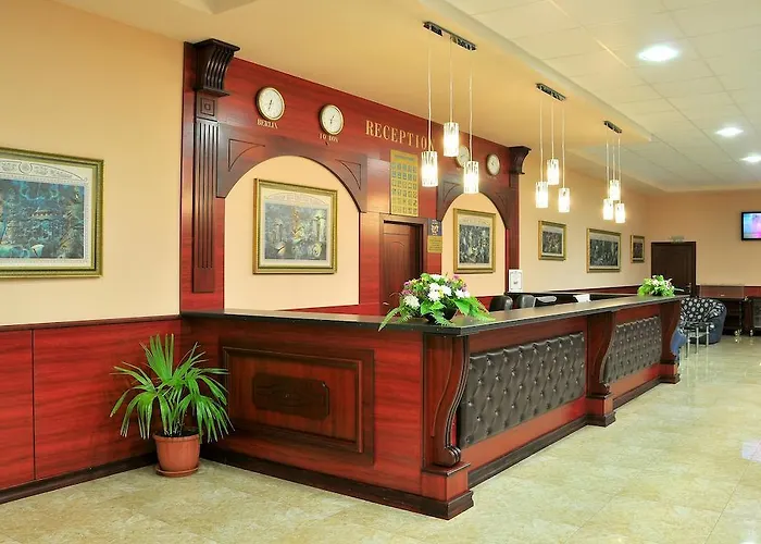 Kris At Paradise Park 4*