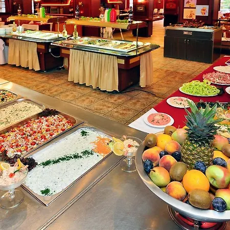 Kris At Paradise Park -free Parking Aparthotel Golden Sands